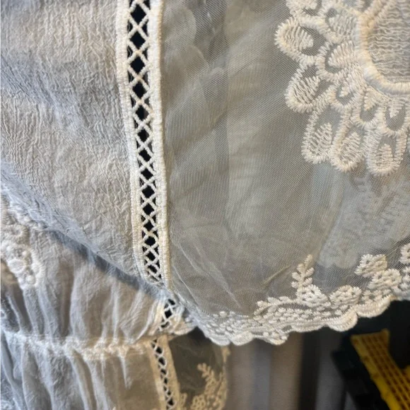 NWOT Amber Shea Elegant White Lace Women's Top Perfection!! great - Picture 4 of 7